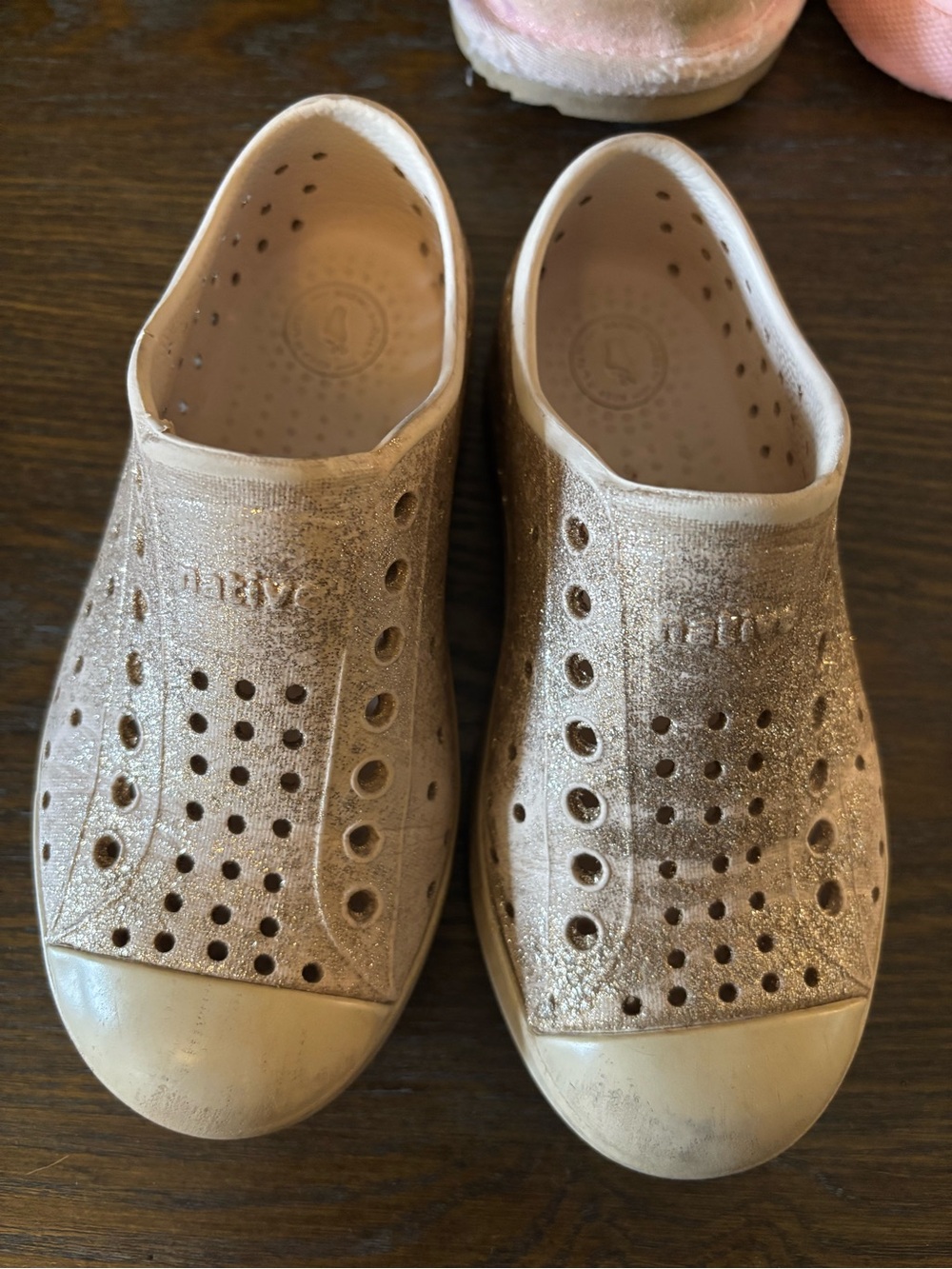 Native Jefferson Slip-On in Rose Gold Pink Metallic Size C10
